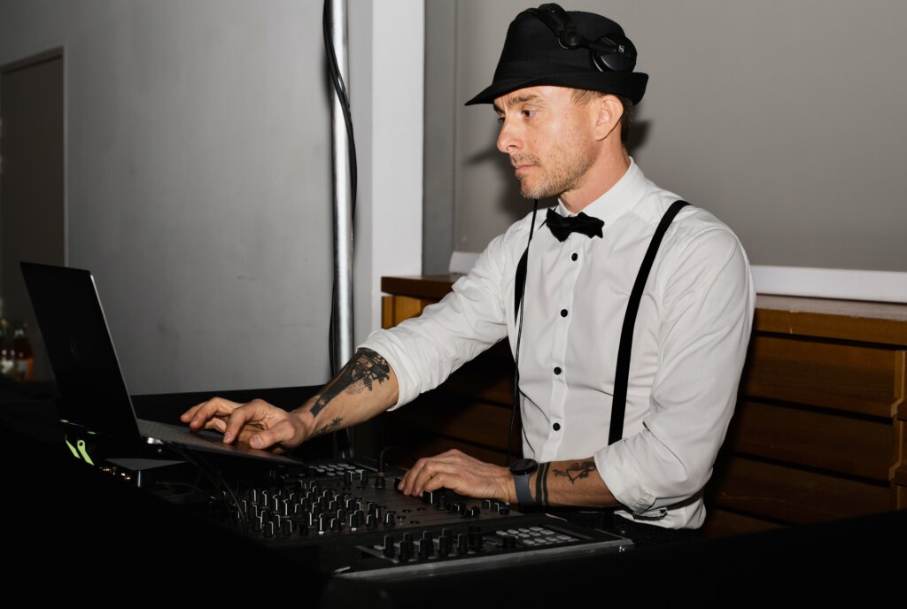 dj